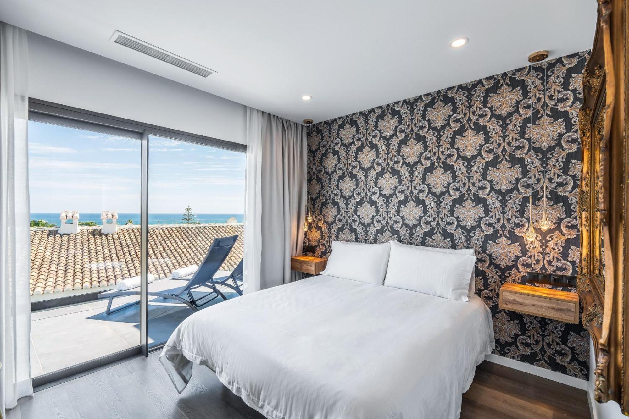 The Orange House Boutique Hotel And Upstairs Rooftop Bar Center Of La Cala De Mijas 100M From The Beach Exterior foto