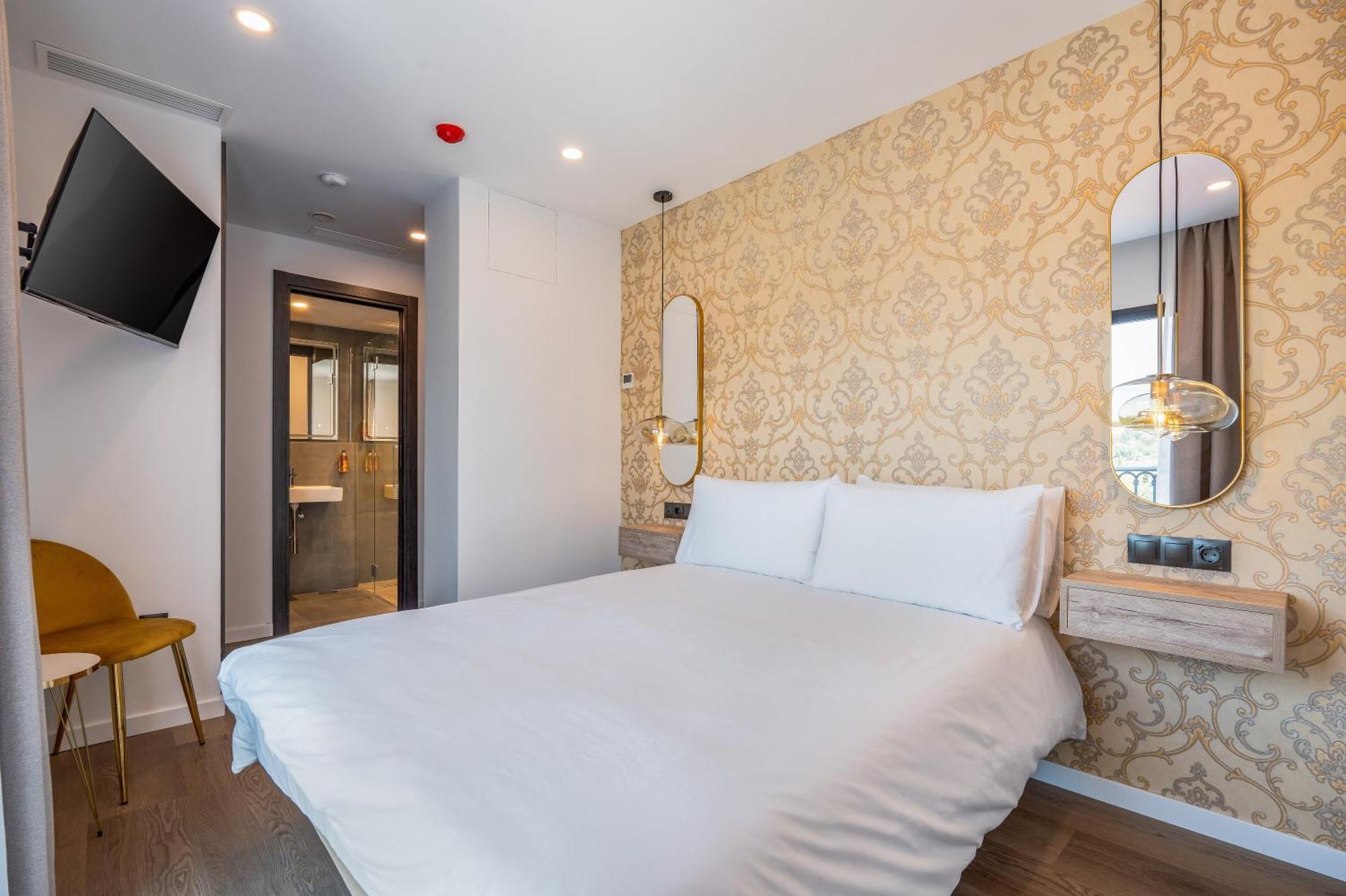 The Orange House Boutique Hotel And Upstairs Rooftop Bar Center Of La Cala De Mijas 100M From The Beach Exterior foto